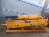 Heißer Verkauf: Integrierter Gesteinsbohrer mit AC-Motor & Baggeranbau für den Steinbruch- und Tieflochabbau in Saudi-Arabien