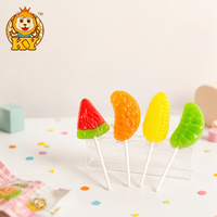 Fabricant vente en gros collations fruits mélangés sucettes en forme de fruits et légumes de dessin animé drôle bonbons durs bonbons pour enfants