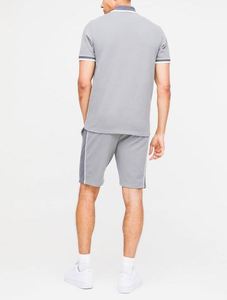 Ensemble de survêtement décontracté d'été gris, coupe ajustée, respirant, imprimé, en piqué interlock rayé, polo et short, 80% coton, 20% polyester - Product Image 2
