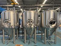Unitank de bière professionnel en acier inoxydable 1500L personnalisé avec moteur de pompe et récipient à pression