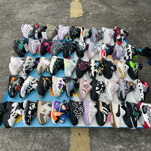 Zapatos para Niñas y Niños, Primavera, Otoño, Invierno, Nuevos Zapatos Deportivos Infantiles Impermeables de Terciopelo con Doble Suela Suave - Product Image 1