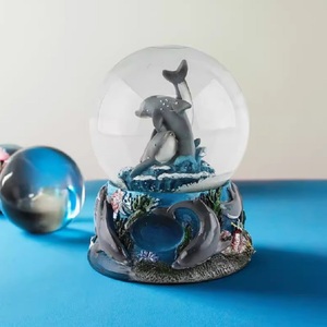 Globo de nieve de delfín de resina personalizado música Año Nuevo regalo de Navidad patrón de animales copo de nieve eléctrico globo de nieve de Navidad personalizado - Product Image 3