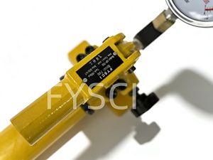 <span class=keywords><strong>Pompe</strong></span> <span class=keywords><strong>hydraulique</strong></span> manuelle à déplacement variable FYSCI CP-700, réservoir 900cc, double vitesse, manomètre, tuyau 2m, 5 CV, réparation - Product Image 1