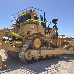 Nouveau prix pour le bulldozer hydraulique sur chenilles UsedCAT D10T en bon état adapté au creusement de construction/agriculture - Product Image 1