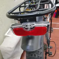 DIHAO Réflecteur arrière de vélo pour porte-bagages, feu arrière réfléchissant alimenté par batterie, accessoires de vélo