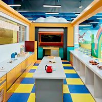 Parc de jeux d'aventure intérieur personnalisé pour enfants, parc de trampolines intérieur pour enfants avec structure de saut
