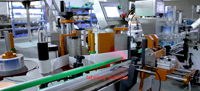 Chaîne de production automatique double tête pour le bouchage à vis et l'étiquetage de bouteilles en plastique – Offre Spéciale