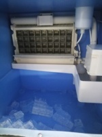 Machine à glace en acier inoxydable de 60kg, vente chaude sous comptoir, Machine à glace bon marché pour la maison, IOS9001