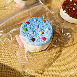 Nouveau jouet à presser réaliste en silicone de qualité alimentaire, en forme de gâteau sandwich au chocolat et au sel marin, pour tous les âges, cadeau facile pour améliorer l'humeur, pour les 5 à 7 ans - Product Image 2