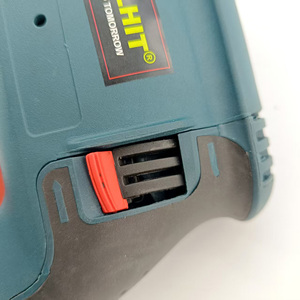 Martello Rotante Elettrico TOLHIT 800W di Alta Qualità, 26mm, per Foratura di Calcestruzzo, Acciaio e Legno, Uso Industriale Portatile - Product Image 3