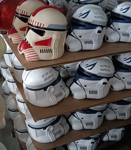 Venta al por mayor casco mandaloriano resina carcasa dura Deluxe Clone Trooper coleccionable Prop Paz <span class=keywords><strong>Vizsla</strong></span> casco de Cosplay - Product Image 6