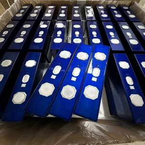 Celdas de Batería LiFePO4 de 3.2V MB56 628Ah para Almacenamiento de Energía Solar, Nuevas de Grado A con Barras Colectoras Flexibles - Product Image 4