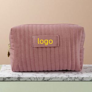 Sac de rangement pour maquillage en velours rose avec logo personnalisé, fermeture éclair, sac de toilette de voyage, trousse de maquillage - Product Image 1