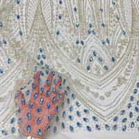 Tissu en maille brodé floral multicolore, dentelle beige brodée de fleurs, tissu pour robe, fabricant en gros sur mesure