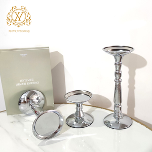 Bougeoir en fer rétro américain directement de l'usine, décoration d'ambiance pour table à manger, ornements décoratifs, modèle de colonne romaine <span class=keywords><strong>DR</strong></span>-240127 - Product Image 3