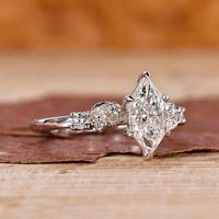 Bague de fiançailles en or blanc massif 10K/14K/18K avec diamant de laboratoire taille hexagonale 0,5-3 carats et pierres latérales florales personnalisées, certifiée IGI VVS