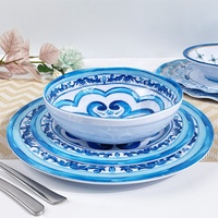 Assiettes rondes en mélamine à motifs bleus et blancs élégants et vintage pour la location de mariage et les fêtes