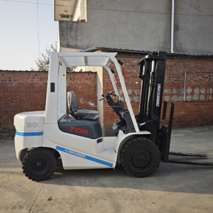High Quality <b>Used</b> TCM 3T FD 30 Powered <b>Pallet</b> Truck 2023 Model 4X4 AWD Solid Tire Original From Japan Engine Bearings for Sale - Product Image 4