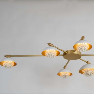 Lámpara colgante LED larga de cobre para escalera, ideal para la iluminación del techo de la escalera de una villa dúplex. - Product Image 1
