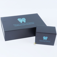 Crown Win boîte-cadeau magnétique personnalisée emballage de stockage d'aimant laminé avec boîte à quatre aimants en EVA noir découpé à l'emporte-pièce avec fermeture