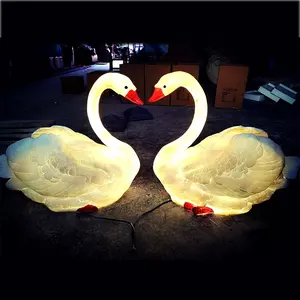 High Quality Custom Sculpture Resin Crafts Luminous Fiberglass Pair of White Swan Statues Wedding Decoration