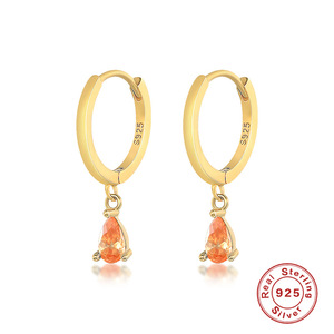 Pendientes de Plata de Ley S925 con Forma de Gota de Agua Geométrica, con Diamantes, Minimalistas, Creativos y Modernos - Product Image 6