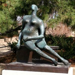 Al aire libre grande famoso latón escultura artistas Henry Moore bronce sentado mujer estatua - Product Image 2