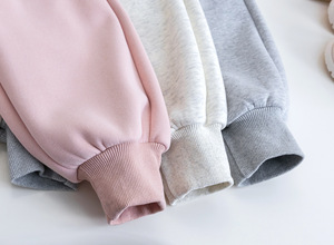 ملابس أطفال للبنات، بنطلونات جديدة مبطنة بالصوف للفتيات الصغيرات مع رقعة أرنب لطيفة، سراويل دافئة للشتاء متوفرة بالجملة وخدمات التخصيص - Product Image 4