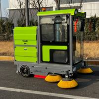 Balayeuse de voirie électrique autoportée entièrement fermée, machine de nettoyage industrielle par aspiration pour routes et parkings