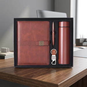 Ensemble cadeau d'entreprise 4 pièces : carnet en cuir, stylo, porte-clés, bouteille d'eau en acier inoxydable, personnalisé, gaufré, Noël - Product Image 1