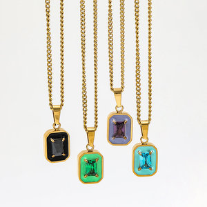 Collier pendentif rectangulaire en zircon coloré plaqué or 18 carats Joolim Jewelry, chaîne corb, bijoux en acier inoxydable, vente en gros - Product Image 1