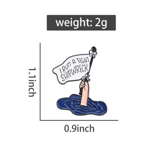 I Run a Tight Shipwreck esmalte Pin creativo Metal broche solapa insignia joyería mochila accesorios al por mayor - Product Image 6