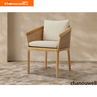 Chaise de salle à manger d'extérieur moderne en teck avec rotin résistant aux intempéries et coussin à séchage rapide - Chaise de patio en bois massif durable et écologique