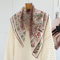 Foulard carré moyen 100% Soie de Mûrier Crêpe de Chine, motif floral de printemps, imprimé parquet vintage, dentelle, polyvalent et décoratif