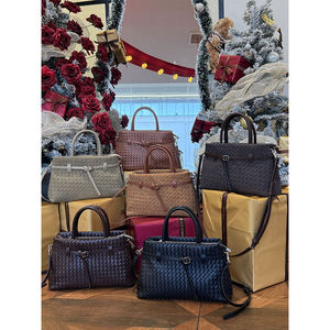 OEM 高级 PU 皮革麂皮女式手提包新款手工天鹅绒编织涤纶单肩斜挎时尚包 - Product Image 3