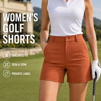 Shorts de golf personnalisés pour femmes, coupe ajustée, design à revers roulés, tissu anti-humidité pour les golfeuses amateurs de clubs de campagne