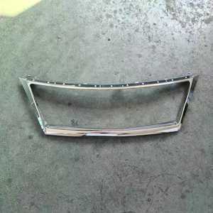 Marco brillante para la parrilla superior del Toyota ES240, 53111-33350, plateado, ABS, embellecedor de la parrilla delantera para reemplazo o reparación - Product Image 1