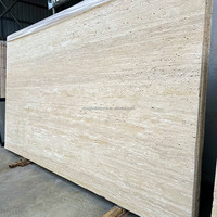 Projet de villa Dougbuild, escalier en pierre naturelle classique, taille personnalisée, grande dalle de travertin blanc de qualité supérieure