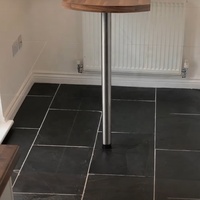 Dalles en ardoise noire naturelle personnalisées pour l'extérieur, durables, pour hôtels, cuisines, villas, salles de bain, jardins, marches et sols.
