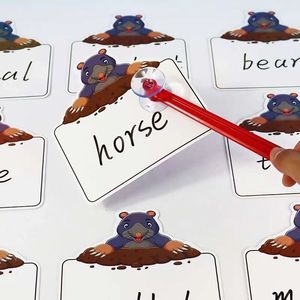 การลบโฟนิกส์แฟลชการ์ดแบบโต้ตอบ-เครื่องช่วยสอนสำหรับเกม whack-A-mole ในชั้นเรียนอนุบาลการเรียนรู้<span class=keywords><strong>ภาษา</strong></span>อังกฤษในช่วงต้น - Product Image 1