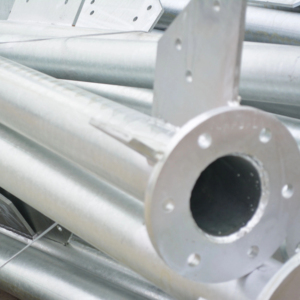 Torre de Telecomunicaciones Personalizable con Recubrimiento en V, Galvanizado en Caliente, Materiales SS400/SS540/Q235/Q345, Altura de 60-180m para Móviles - Product Image 1