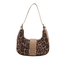 Nouveauté en vente chaude : sacs fourre-tout pour femmes, sacs en cuir décontractés en forme de demi-lune pour femmes, sac à bandoulière sous le bras pour femme, sac à main tendance pour femmes, léopard