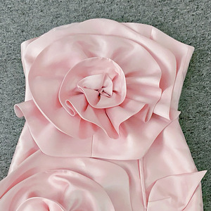 Vestidos de moda sin tirantes para mujer con diseño de flor 3D en el pecho y espalda descubierta, estilo celebridad, sensación avanzada - Product Image 3