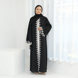 Abaya Islamica Loriya all'Ingrosso, Vestito Lungo Arabo di Dubai per Donne Musulmane, Abaya Nera con Ricami Floreali, Kimono Abaya - Product Image 1