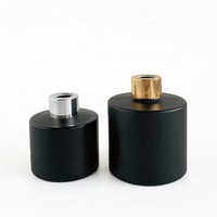 Vente en gros 100ml 200ml Diffuseur d'arômes noir mat Flacon de parfum en verre pulvérisé pour la décoration de la maison avec bouchon à vis