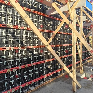 Coffrage en plastique MAUP pour la construction en béton de murs, dalles et colonnes - Product Image 1