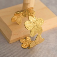 Gelang Enamel Bunga Berongga Retro Wanita Kelas Atas - Aksesoris Tangan - Gelang Baja Tahan Karat - Grosir Pabrik