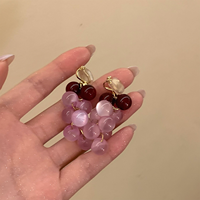 Boucles d'oreilles clous d'oreilles transparentes en perles de raisin pour l'été - Luxueuses, de niche, sophistiquées, haut de gamme, sans perçage