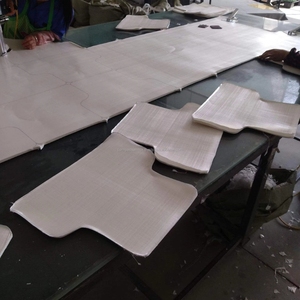 แผ่น PE UD ที่มีน้ำหนักเบาแผงผ้าทิศทางเดียวมีความแข็งแรงสูงสำหรับเสริมแรงทางยุทธวิธีและใช้งานป้องกัน - Product Image 1