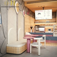 Conception de comptoir de bar bleu et rose sur mesure pour café de luxe avec vitrine en verre pour équipement de café moderne